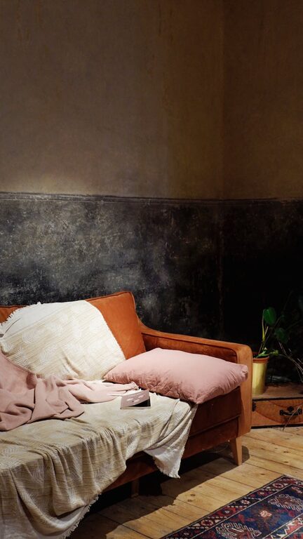 Tips for Creating a Cosy and Inviting Living Room on a Budget